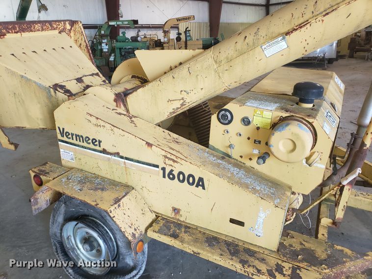 image for item DH2784 1992 Vermeer 1600A wood chipper