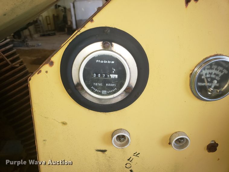 image for item DH2784 1992 Vermeer 1600A wood chipper