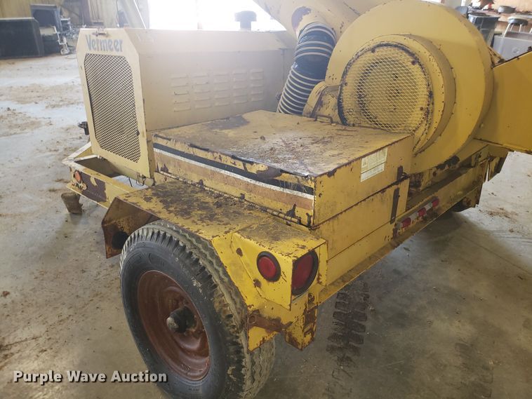 image for item DH2784 1992 Vermeer 1600A wood chipper
