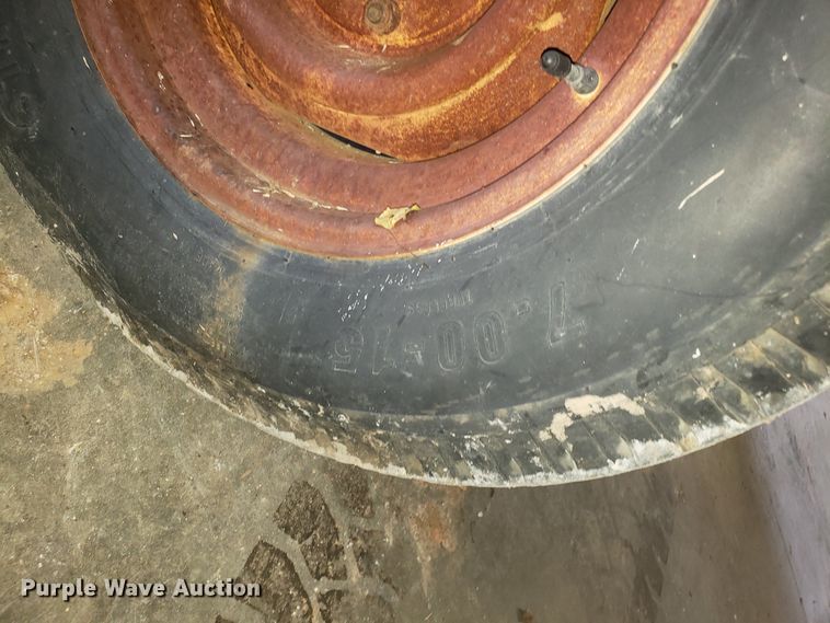 image for item DH2784 1992 Vermeer 1600A wood chipper