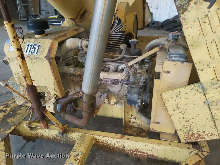 image for item DH2784 1992 Vermeer 1600A wood chipper