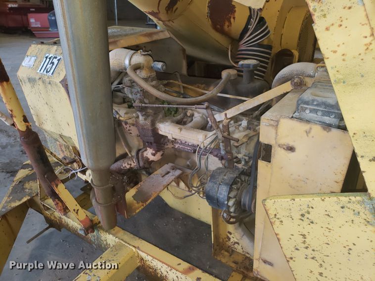 image for item DH2784 1992 Vermeer 1600A wood chipper