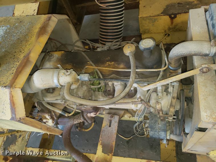 image for item DH2784 1992 Vermeer 1600A wood chipper