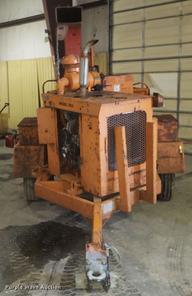 image for item DH2785 Bandit 250XP wood chipper