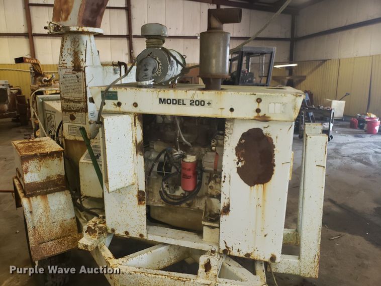 image for item DH2786 1992 Bandit 200T wood chipper