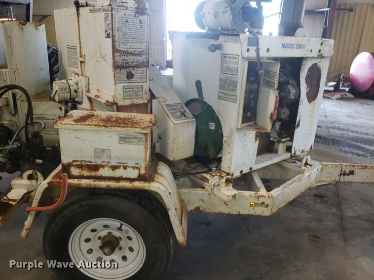 image for item DH2786 1992 Bandit 200T wood chipper