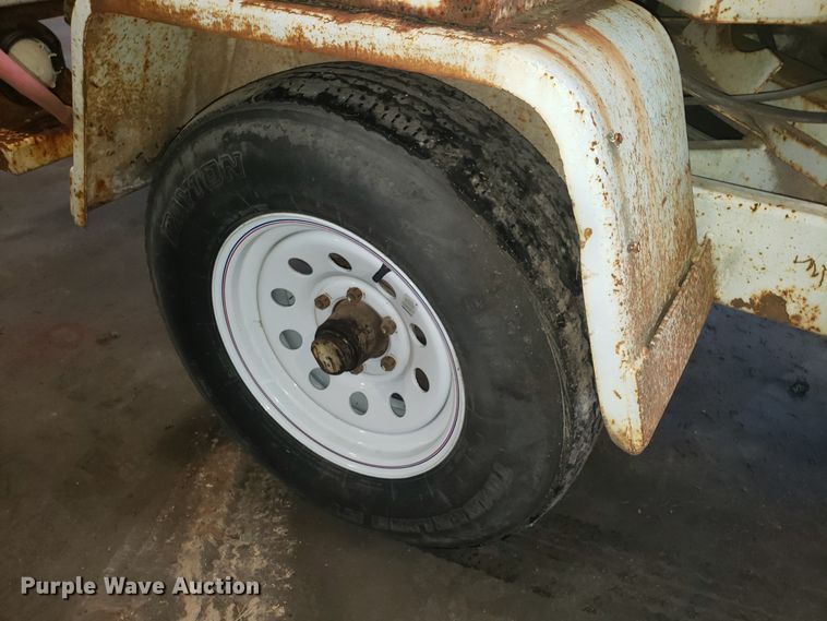 image for item DH2786 1992 Bandit 200T wood chipper