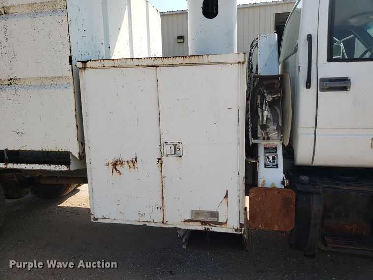 image for item DH2788 1994 Chevrolet Kodiak C6500 bucket  truck