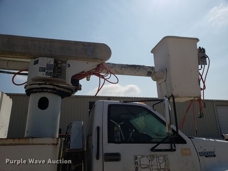 image for item DH2788 1994 Chevrolet Kodiak C6500 bucket  truck