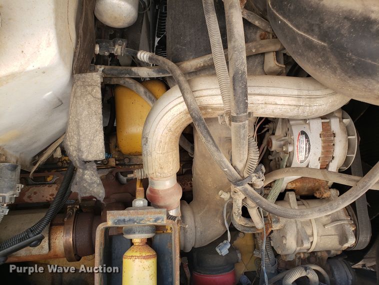 image for item DH2788 1994 Chevrolet Kodiak C6500 bucket  truck