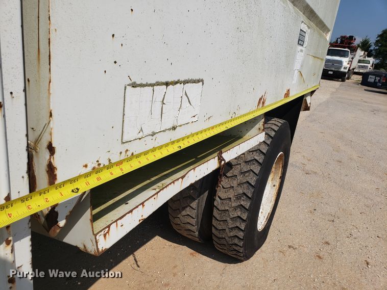 image for item DH2788 1994 Chevrolet Kodiak C6500 bucket  truck