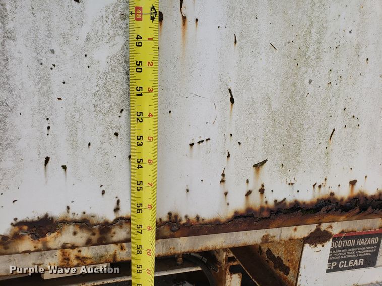 image for item DH2788 1994 Chevrolet Kodiak C6500 bucket  truck