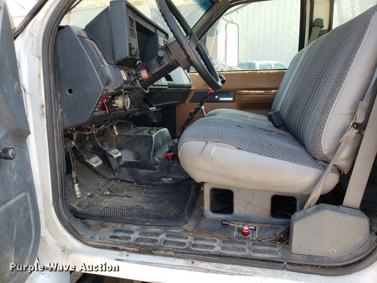 image for item DH2789 1994 Chevrolet Kodiak C6500 bucket truck