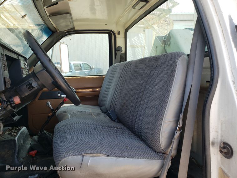 image for item DH2789 1994 Chevrolet Kodiak C6500 bucket truck