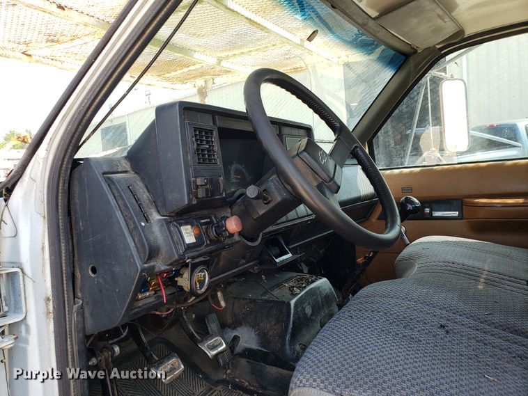 image for item DH2789 1994 Chevrolet Kodiak C6500 bucket truck