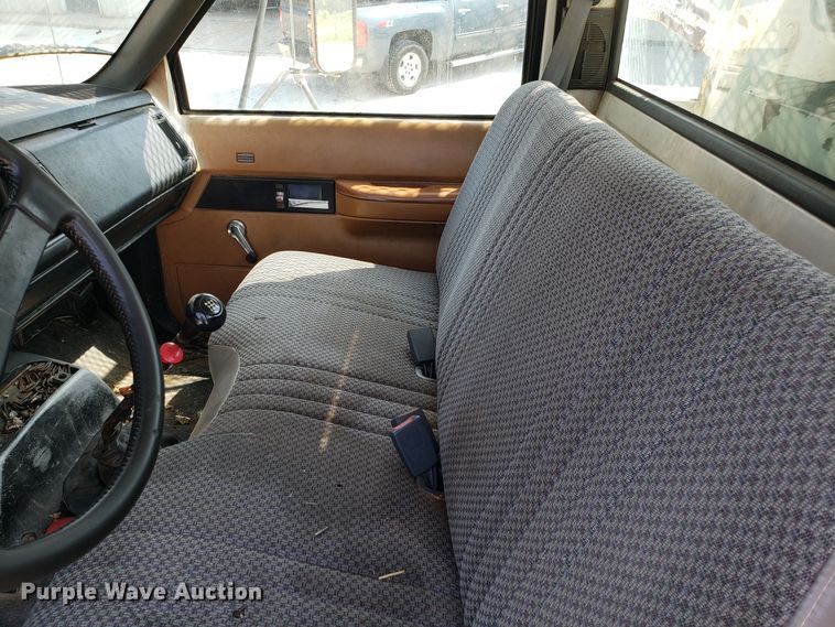 image for item DH2789 1994 Chevrolet Kodiak C6500 bucket truck