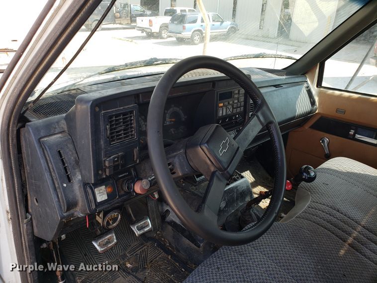 image for item DH2789 1994 Chevrolet Kodiak C6500 bucket truck