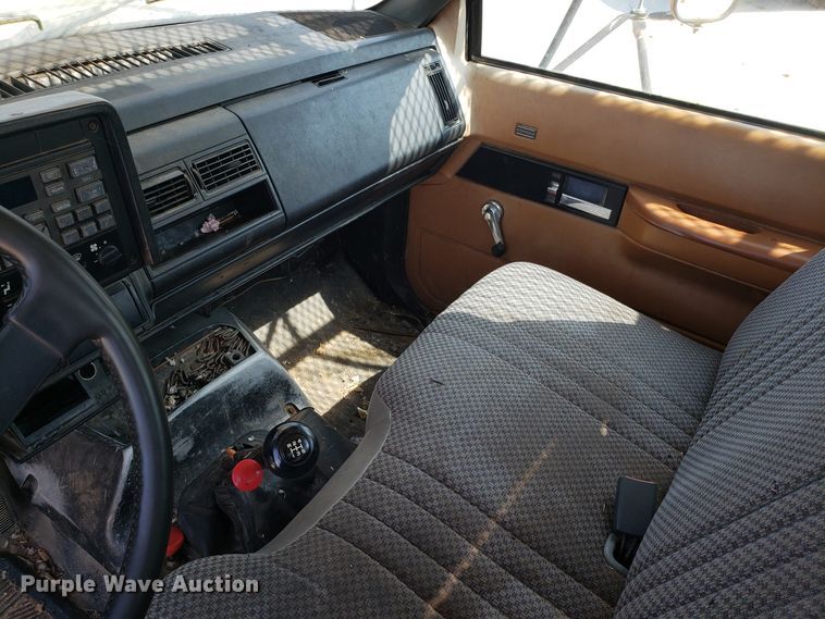 image for item DH2789 1994 Chevrolet Kodiak C6500 bucket truck