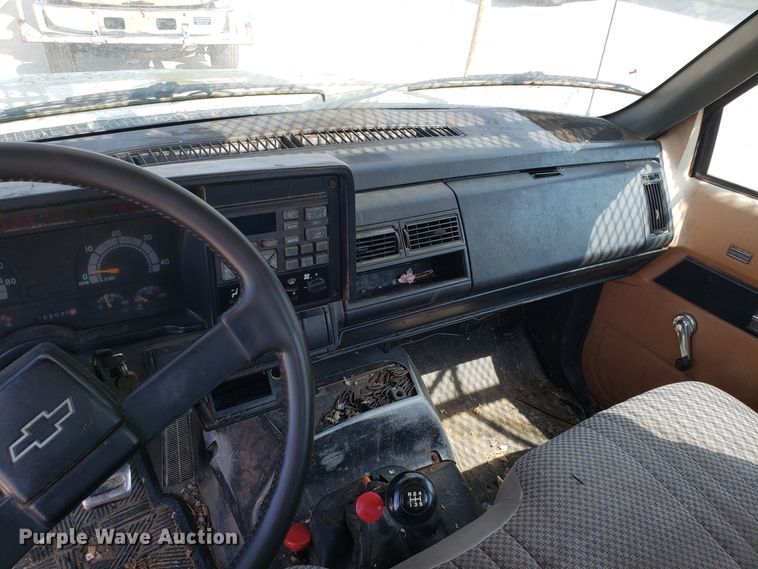 image for item DH2789 1994 Chevrolet Kodiak C6500 bucket truck