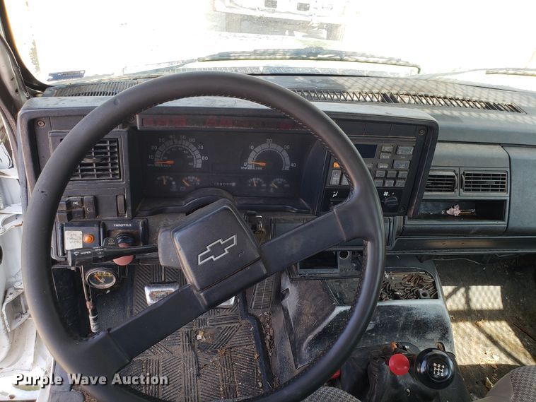 image for item DH2789 1994 Chevrolet Kodiak C6500 bucket truck