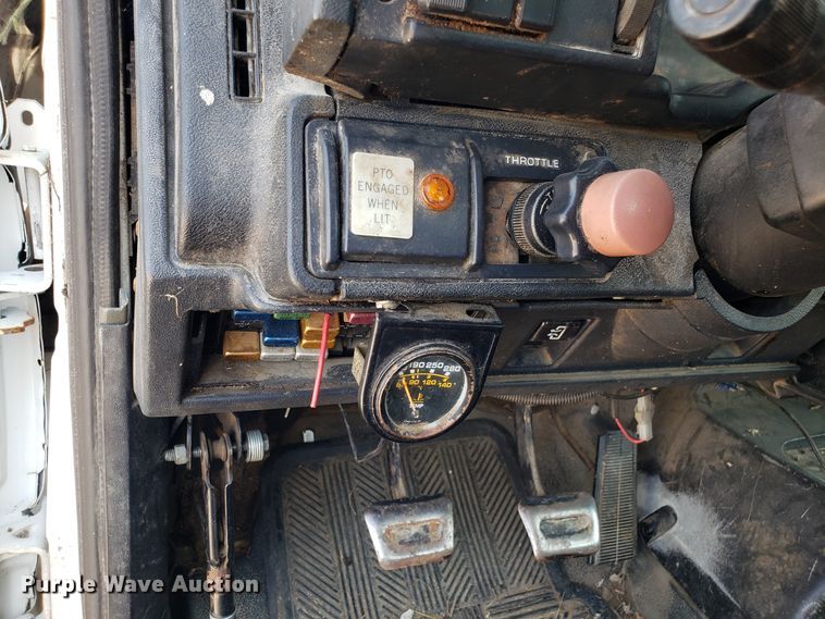 image for item DH2789 1994 Chevrolet Kodiak C6500 bucket truck