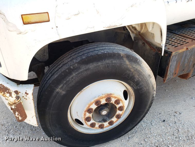 image for item DH2789 1994 Chevrolet Kodiak C6500 bucket truck