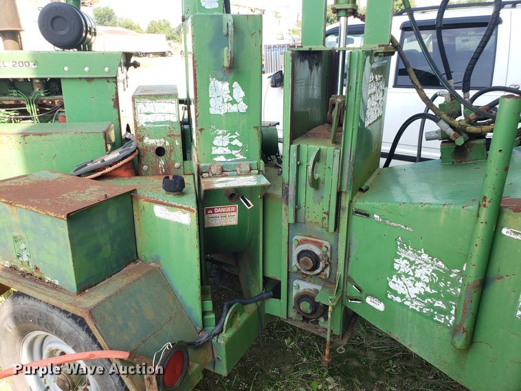 image for item DH2790 1994 Bandit 200T wood chipper
