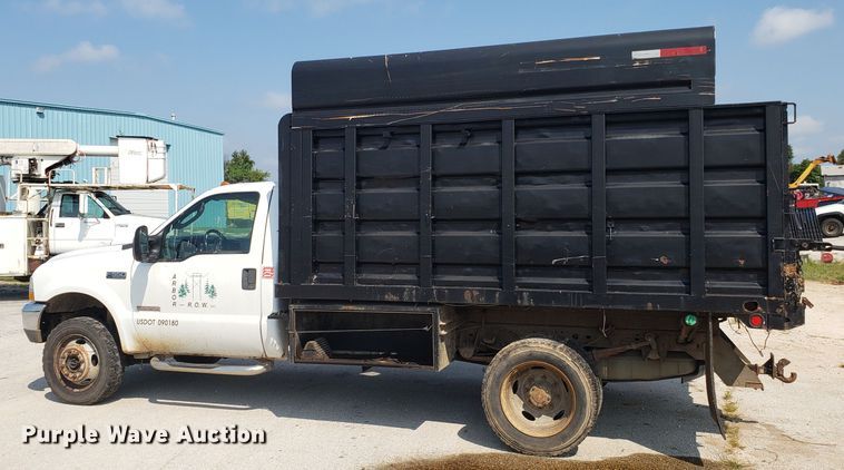 image for item DH2792 2004 Ford F550 Super Duty chipper truck