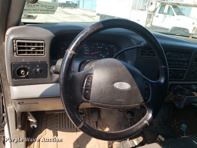 image for item DH2792 2004 Ford F550 Super Duty chipper truck