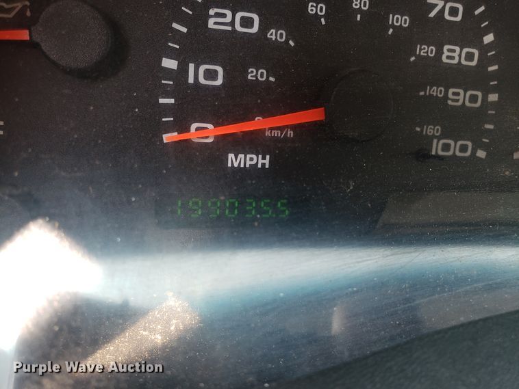 image for item DH2792 2004 Ford F550 Super Duty chipper truck