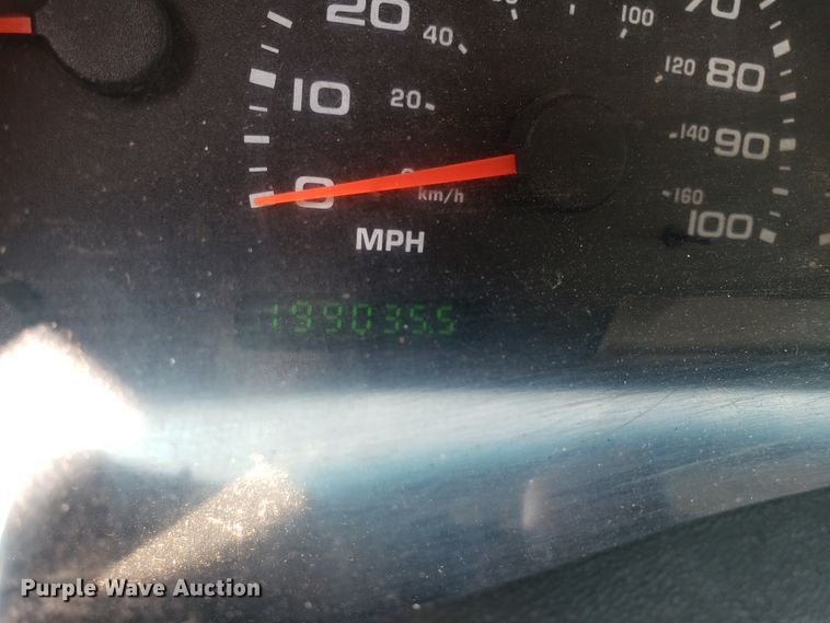 image for item DH2792 2004 Ford F550 Super Duty chipper truck