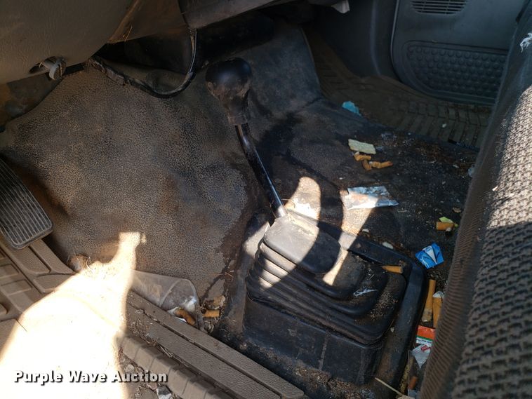 image for item DH2792 2004 Ford F550 Super Duty chipper truck