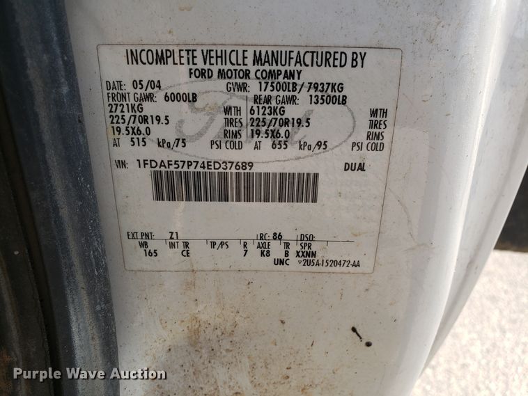 image for item DH2792 2004 Ford F550 Super Duty chipper truck