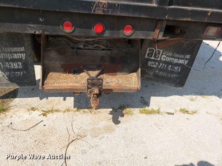 image for item DH2792 2004 Ford F550 Super Duty chipper truck