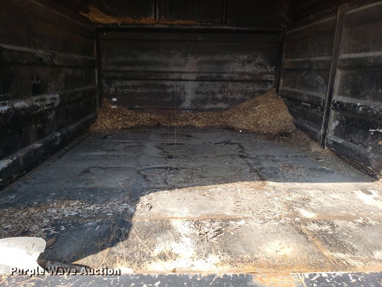 image for item DH2792 2004 Ford F550 Super Duty chipper truck