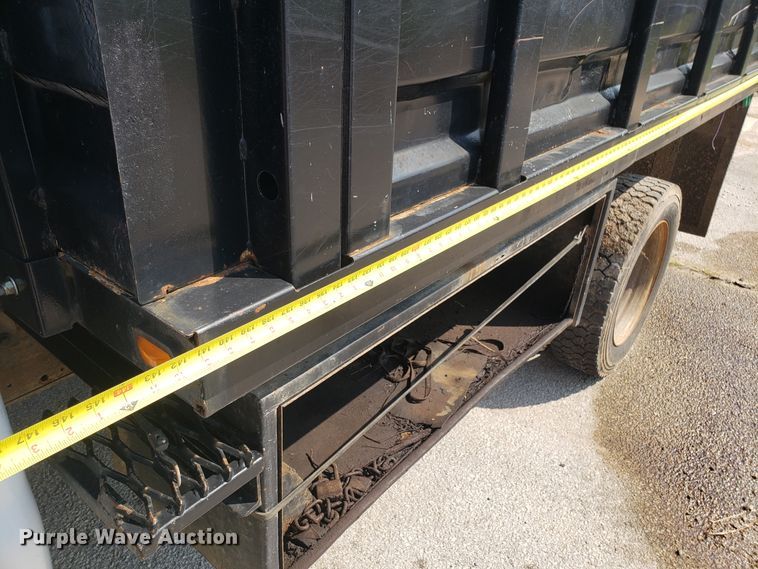 image for item DH2792 2004 Ford F550 Super Duty chipper truck