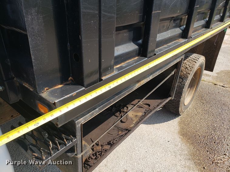 image for item DH2792 2004 Ford F550 Super Duty chipper truck