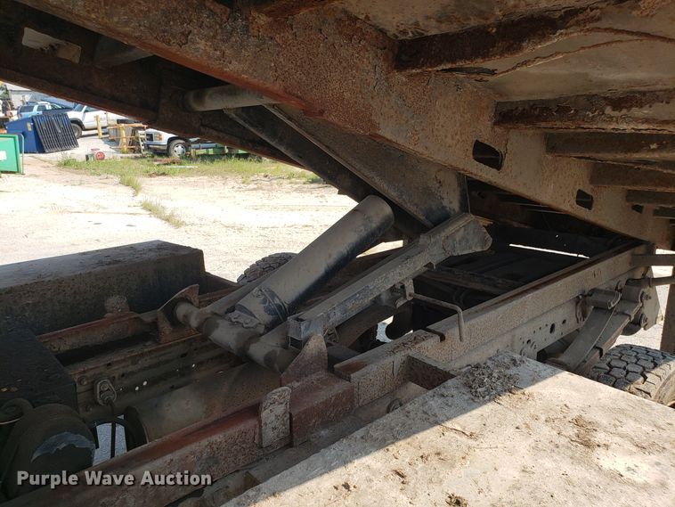 image for item DH2792 2004 Ford F550 Super Duty chipper truck