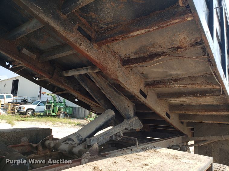 image for item DH2792 2004 Ford F550 Super Duty chipper truck