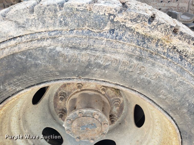 image for item DH2792 2004 Ford F550 Super Duty chipper truck