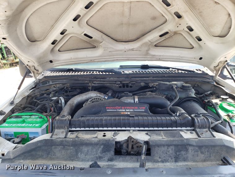 image for item DH2792 2004 Ford F550 Super Duty chipper truck