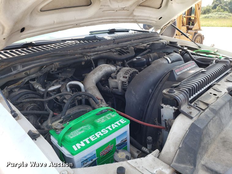 image for item DH2792 2004 Ford F550 Super Duty chipper truck