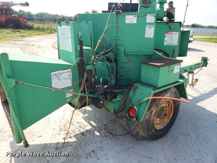 image for item DH2793 1992 Bandit 200T wood chipper