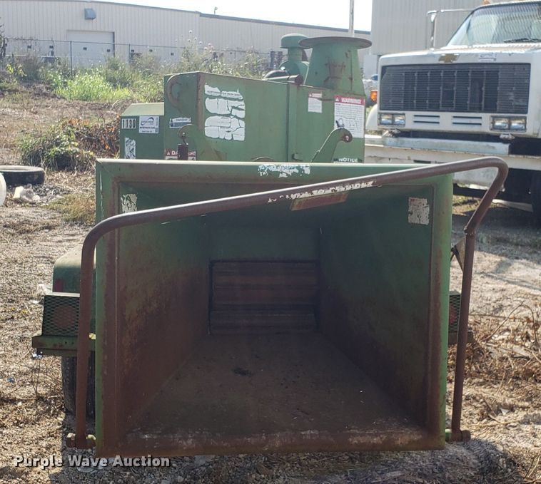 image for item DH2797 1990 Bandit 200T wood chipper