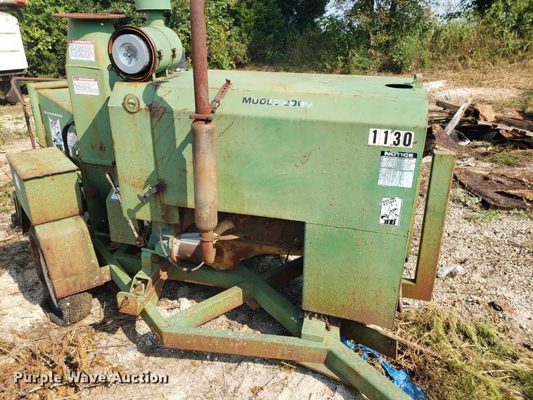 image for item DH2797 1990 Bandit 200T wood chipper