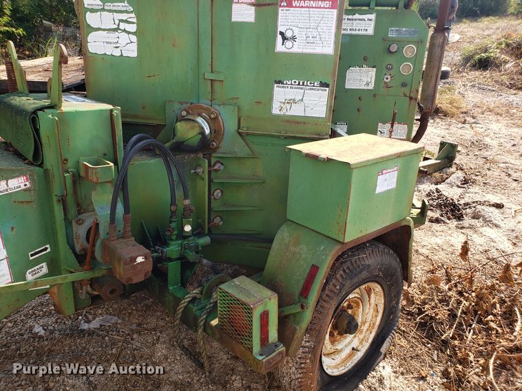 image for item DH2797 1990 Bandit 200T wood chipper