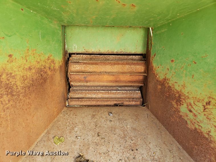 image for item DH2797 1990 Bandit 200T wood chipper