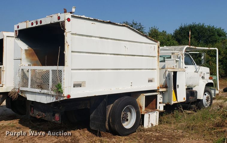 image for item DH2798 1990 Chevrolet Kodiak chipper truck