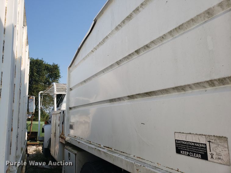 image for item DH2798 1990 Chevrolet Kodiak chipper truck