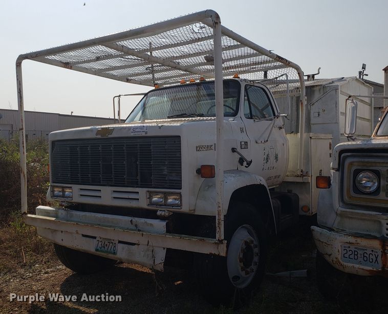 image for item DH2798 1990 Chevrolet Kodiak chipper truck